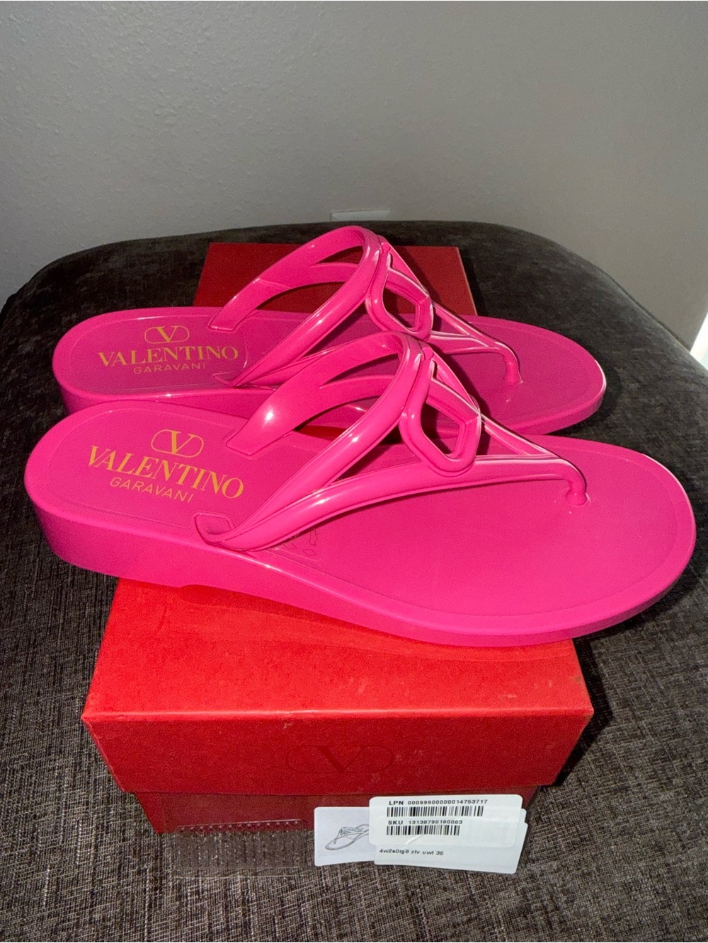 Valentino Women's VLogo Signature Slip-On Flip Flops Pink Size 36